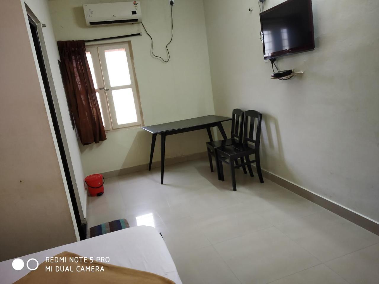 Hotel Woodlands Chottanikara Exterior photo